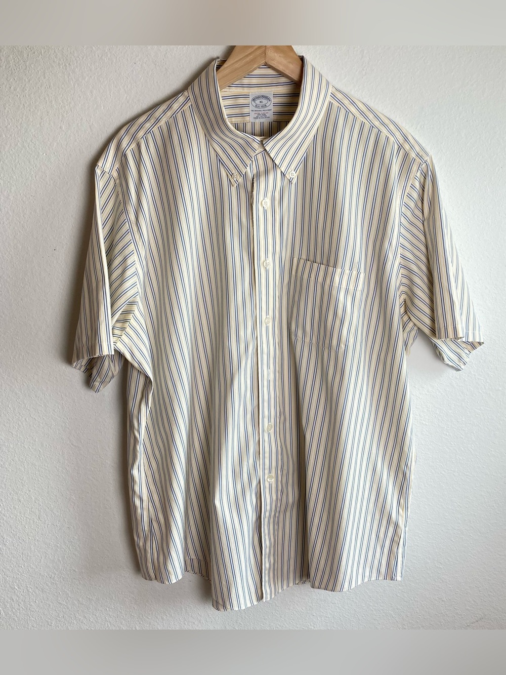Brooks Brothers Shirt Mens XL Button Down Yellow Blue Striped Short Sleeve Flaw